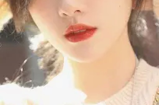 许戈辉现状：57岁染紫发满脸憔悴富豪老公不在女儿也独居国外